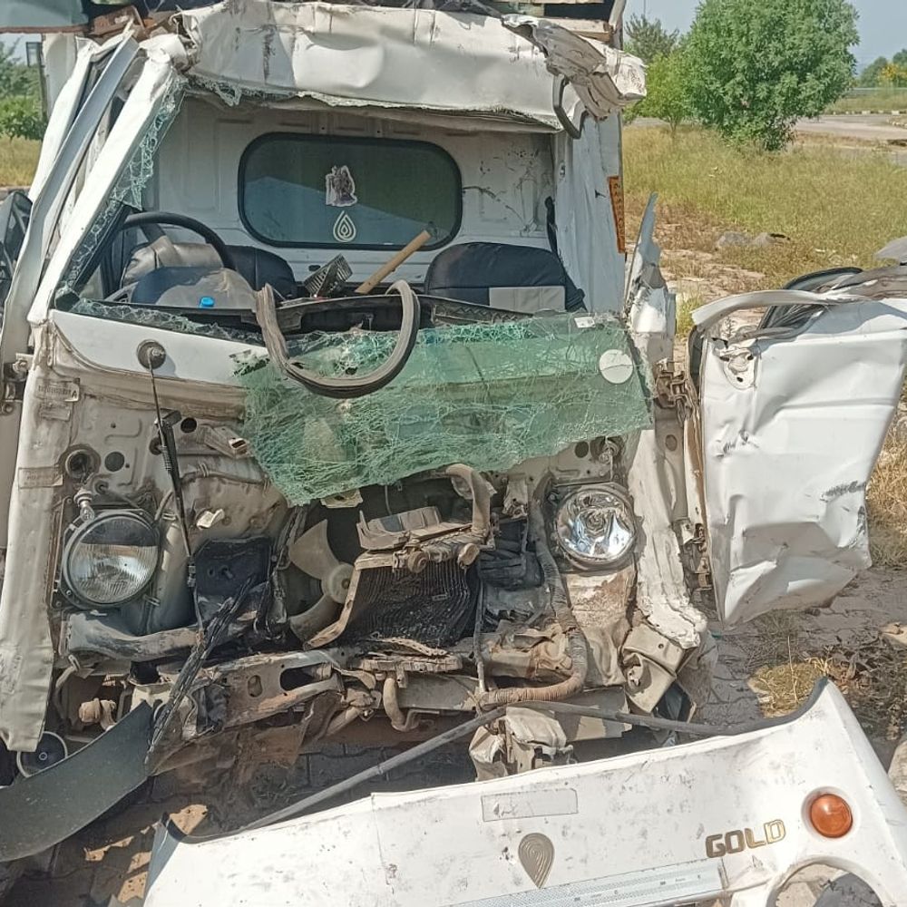 नूंह में एक्सीडेंट में दो की मौत:पिकअप की ट्रक से टक्कर, दिल्ली से राशन लेने गया था, राजस्थान का रहने वाला