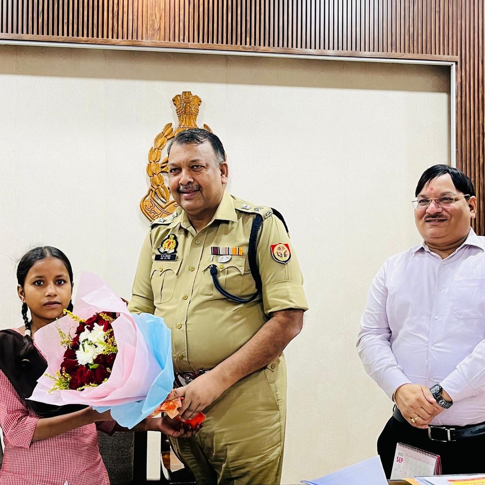 छात्रा अंजली बनी एक दिन की एसपी:लोगों की समस्याएं सुनीं, अफसरों को दिए निस्तारण के निर्देश