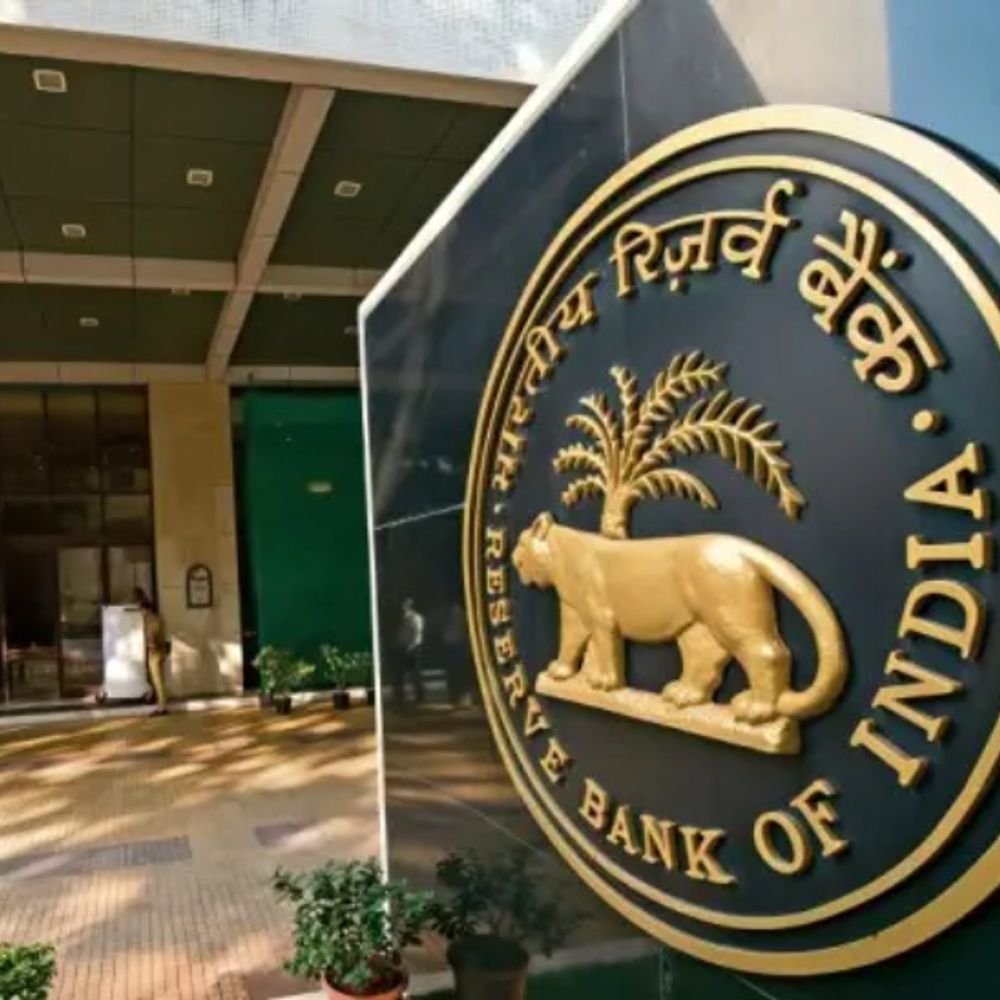 RBI के नए नियमों से लोन सस्ते हो सकते हैं:ज्वेलर्स को सोने-चांदी पर लोन लेना आसान होगा, क्रेडिट रिपोर्ट हर हफ्ते अपडेट करने का प्रस्ताव
