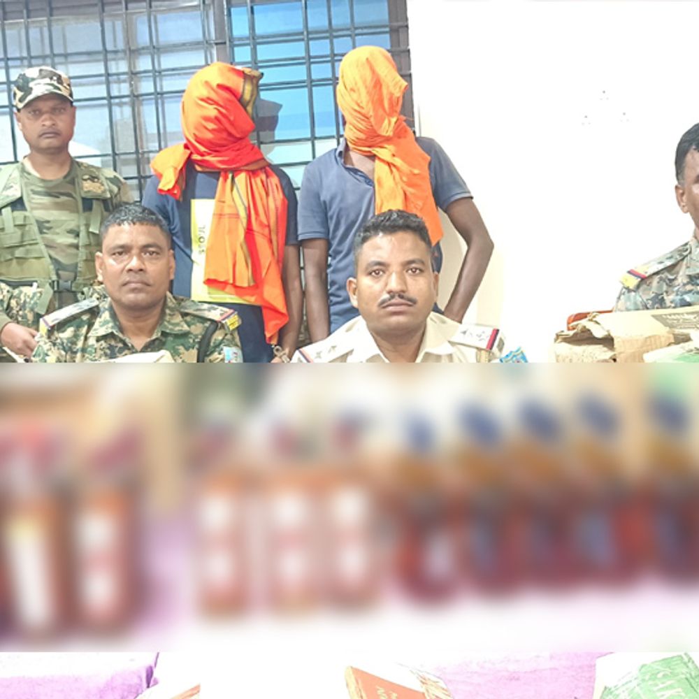 पुलिस के पूछने पर बताया अंडा, निकला अवैध विदेशी शराब:  दो तस्कर गिरफ्तार, भारी मात्रा में शराब बरामद; वाहनों की सघन जांच में पकड़े गए – Palamu News