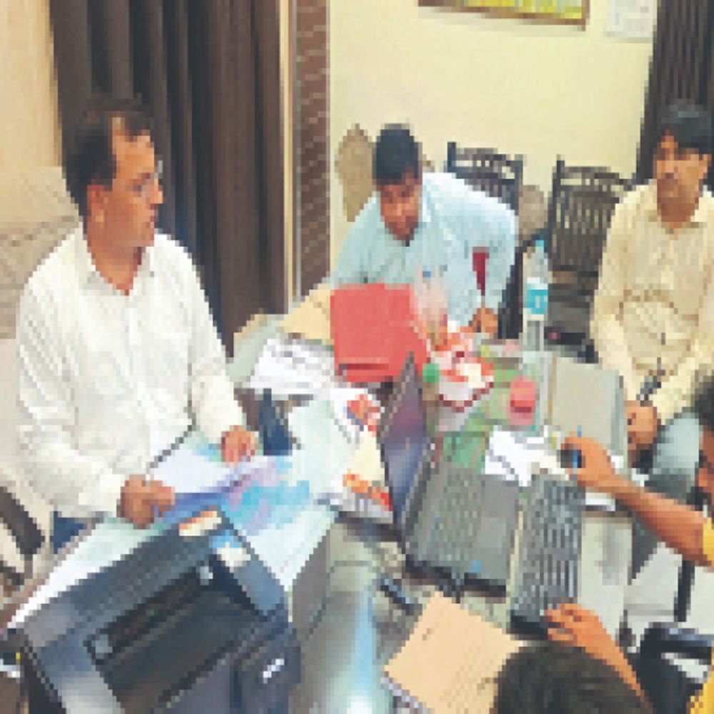 भ्रष्टाचार की दुकान:SDM के रीडर ने साहब और अपने लिए 1.5 लाख रुपए घूस मांगी, परिवादी बोला- साहब, मेंहनत की कमाई है