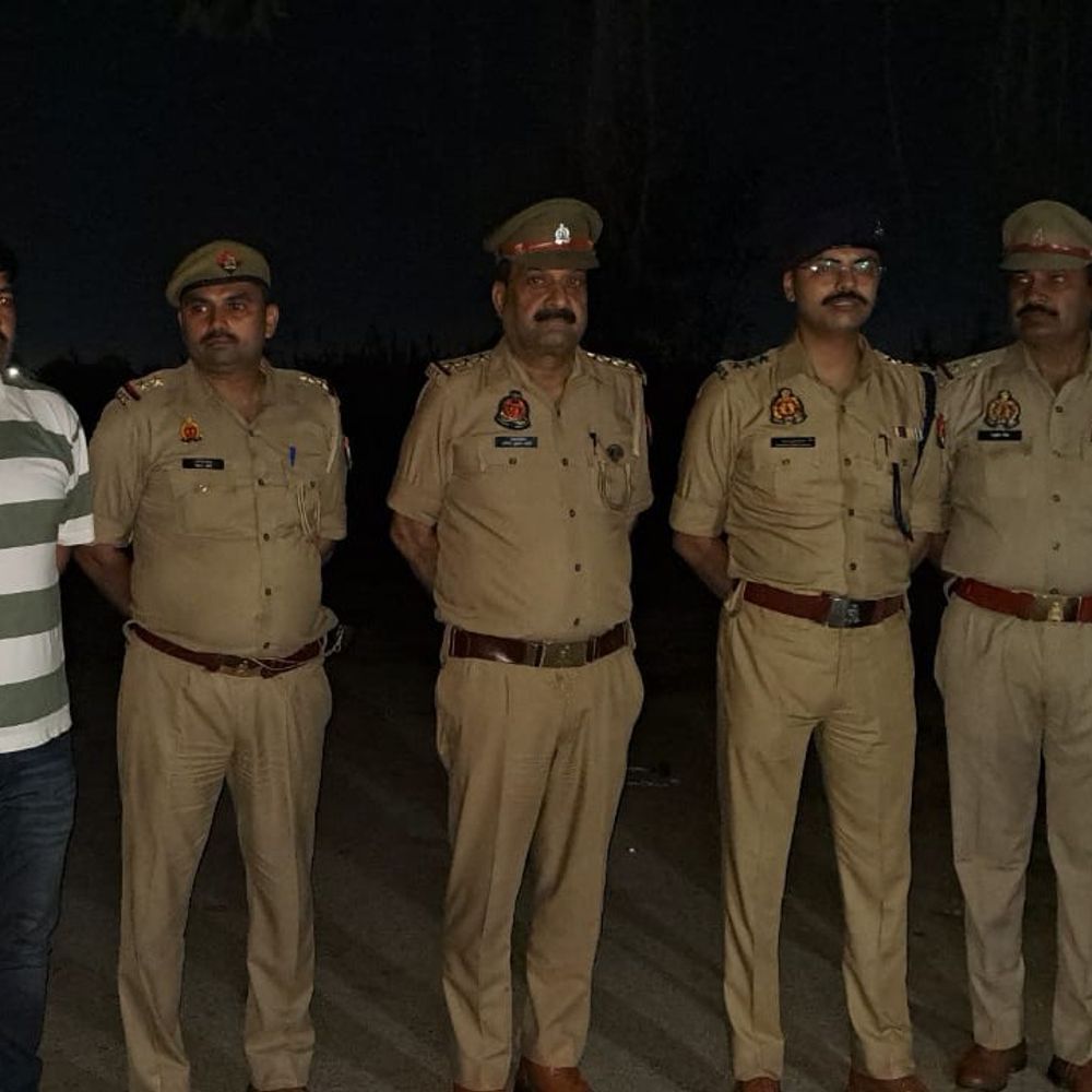 सिकंदराबाद में पुलिस मुठभेड़ में बदमाश गिरफ्तार:आरोपी के पास से अवैध हथियार और चोरी की बाइक बरामद