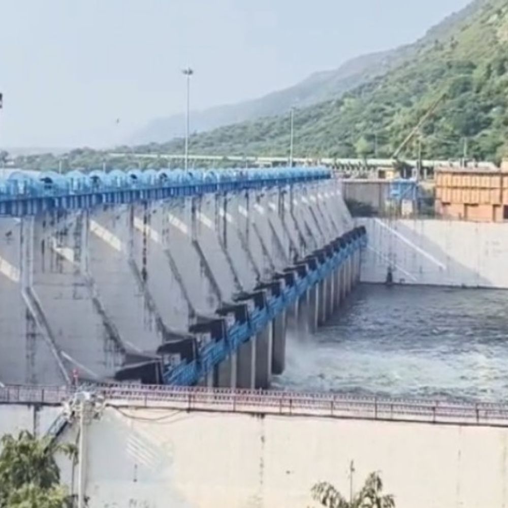 बीसलपुर बांध से फिर बढ़ाई निकासी:एक गेट को 2 मीटर खोलकर प्रति सेकेंड छोड़ा जा रहा 12012 क्यूसेक पानी