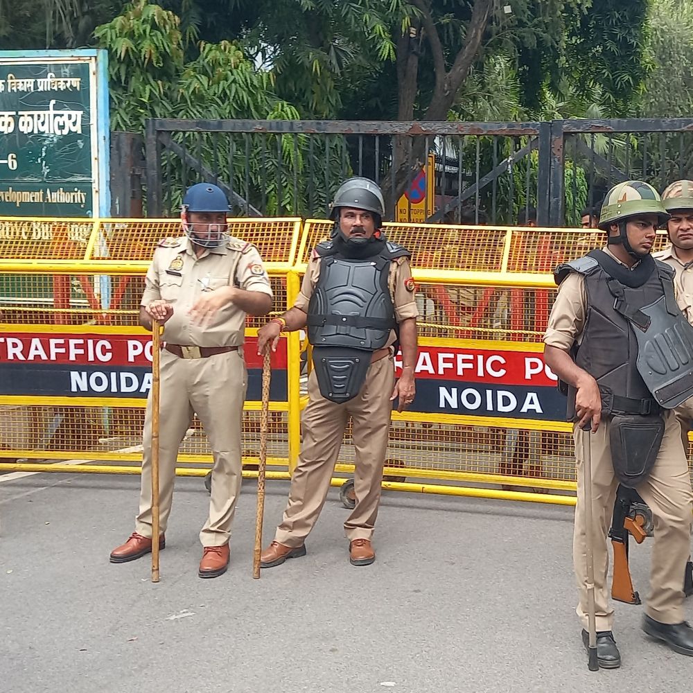 डायल 112 में नोएडा का मिला दूसरा स्थान:पीड़ित तक पहुंचने में लगा 3:24  मिनट का समय, रोजाना मिलती 900 शिकायत
