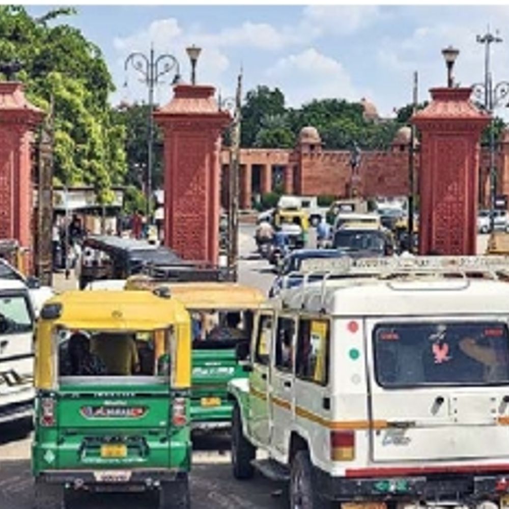 ट्रैफिक पुलिस:केईएम रोड के दुकानदार रतनबिहारी पार्क में खड़ी करेंगे बाइक, आंबेडकर सर्किल पर बस रोकी तो होगा चालान