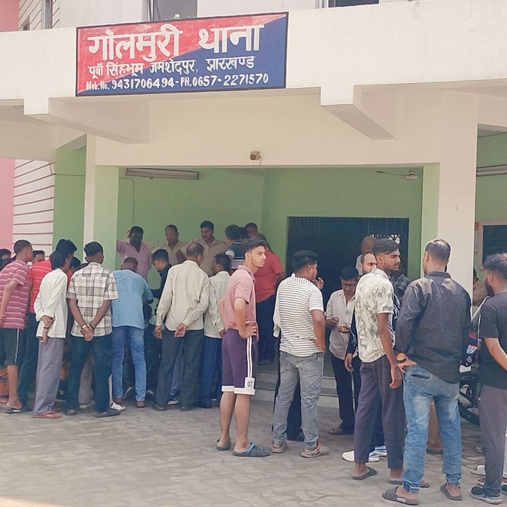 तंत्र मंत्र में युवक की हत्या मामला:  परिजनों ने गोलमुरी थाने पर किया प्रदर्शन, दोषियों को फांसी की सजा देने की मांग की – Jamshedpur (East Singhbhum) News