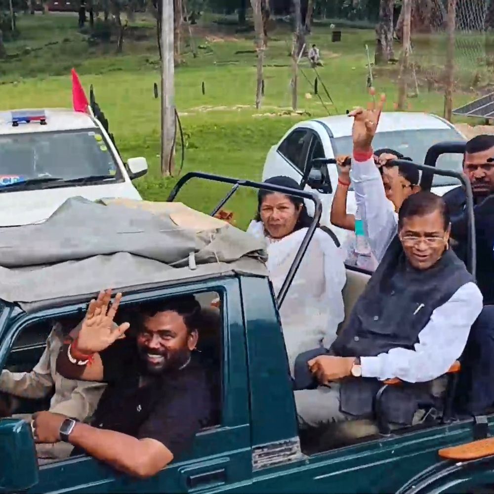 कान्हा टाइगर रिजर्व में पर्यटन शुरू, बाघ के हुए दीदार:तीन महीने बाद खुला पार्क, सांसद-मंत्री ने की सफारी