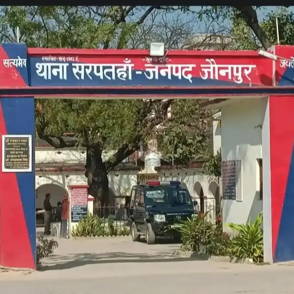 जौनपुर में मासूम की मौत:पिकअप की चपेट में आने से हुआ हादसा, अस्पताल ले जाते समय रस्ते में तोड़ा दम