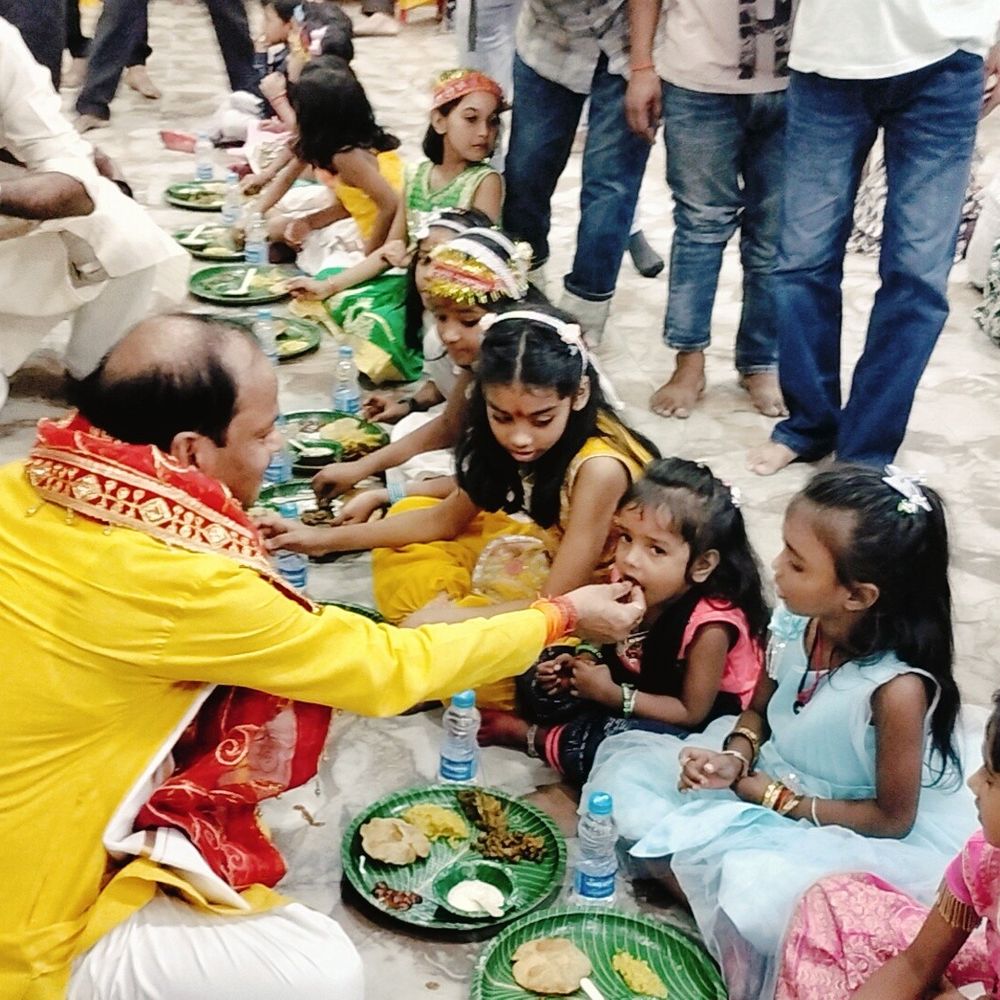 पूर्व मुख्यमंत्री रघुवर दास ने किया कन्या पूजन:  महानवमी पर भालूबासा मंदिर में 251 कन्याओं को खिलाया प्रसाद – Jamshedpur (East Singhbhum) News