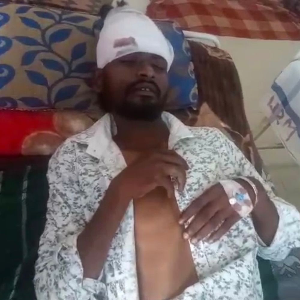 तेज रफ्तार ऑटोरिक्शा की टक्कर से बाइक सवार घायल:सिर में चोट, हाथ फ्रैक्चर; सीधी में पटेल पुल के पास हादसा