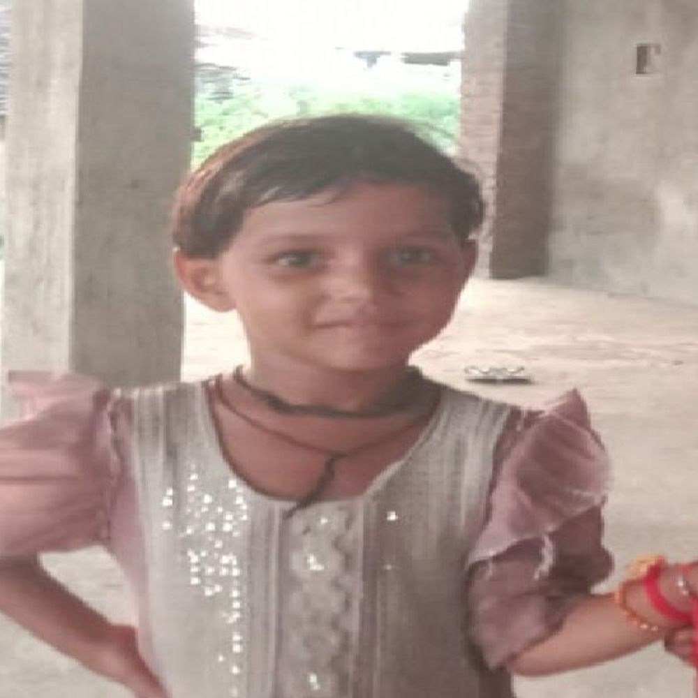 सिलेंडर ब्लास्ट में झुलसी मासूम ने तोड़ा दम:घर में भभकती आग से प​ड़ोसियो ने​ निकाला था बाहर, माता और बहन की हालत गंभीर