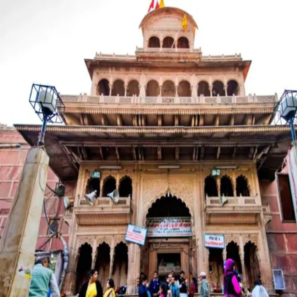 बिहारी जी मंदिर का मामला:पूर्व पुजारी को बचाने में जुटी कमेटी 4 माह बाद भी नहीं सौंपी चार्ज लिस्ट