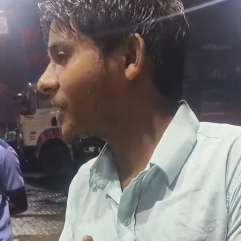 जमुई में बाइकों की भिड़ंत, 2 युवक घायल:दुर्गा पूजा देखकर लौट रहे थे, तेज स्पीड के कारण बाइक फिसली; सदर अस्पताल में भर्ती