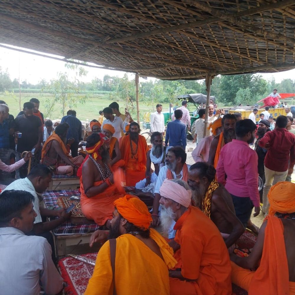 पीलीभीत के सखिया मंदिर पर फिर विवाद:महंत सत्यगिरी ने संचालन पर उठाए गंभीर सवाल, कब्जा लेने पहुंचे