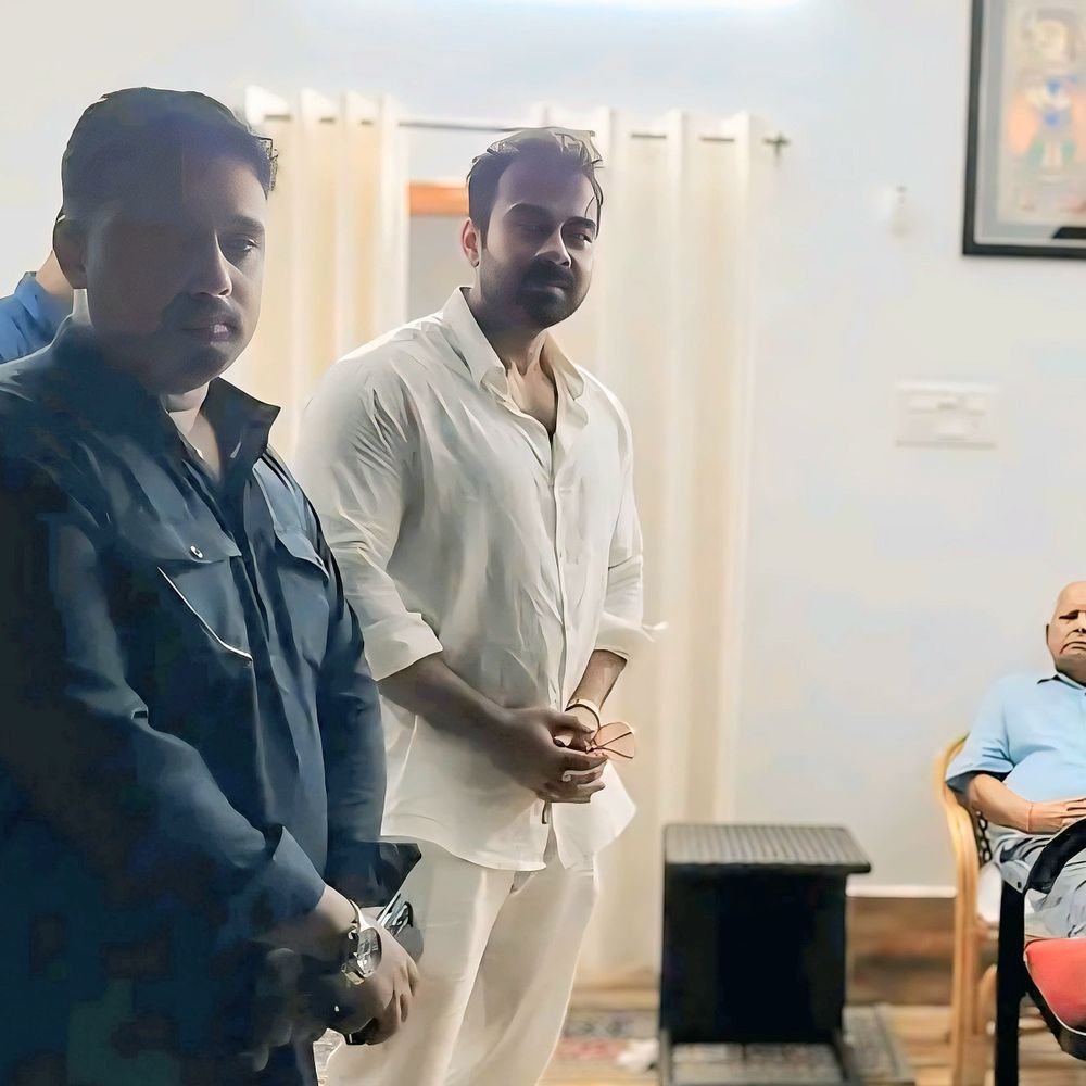 किशनगंज से RJD राष्ट्रीय-सचिव दानिश इकबाल ने ठोकी ताल:प्रधान महासचिव सिद्दीकी और लालू यादव को सौंपा बायोडाटा, राजनीतिक सरगर्मी तेज