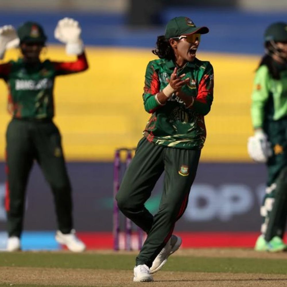 विमेंस वनडे वर्ल्ड कप- पाकिस्तान 129 पर ऑलआउट:बांग्लादेश से शोरना अख्तर ने 3 विकेट लिए; रमीन शमीम ने 23 रन बनाए