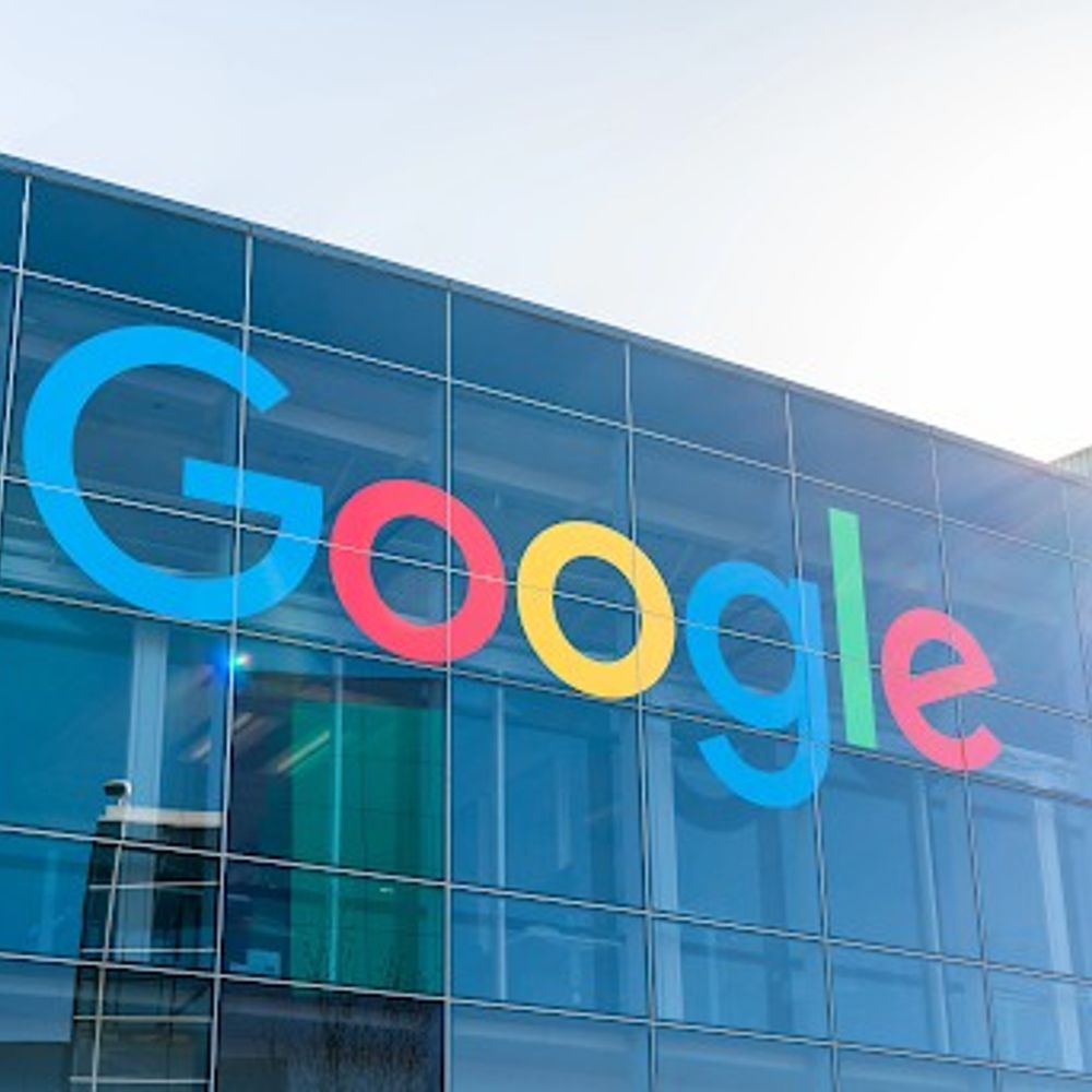 गूगल ने 100 कर्मचारियों को कंपनी से निकाला:AI के कारण डिजाइन से जुड़े पदों में कटौती की; पिछले साल 200 लोगों की छटनी की थी