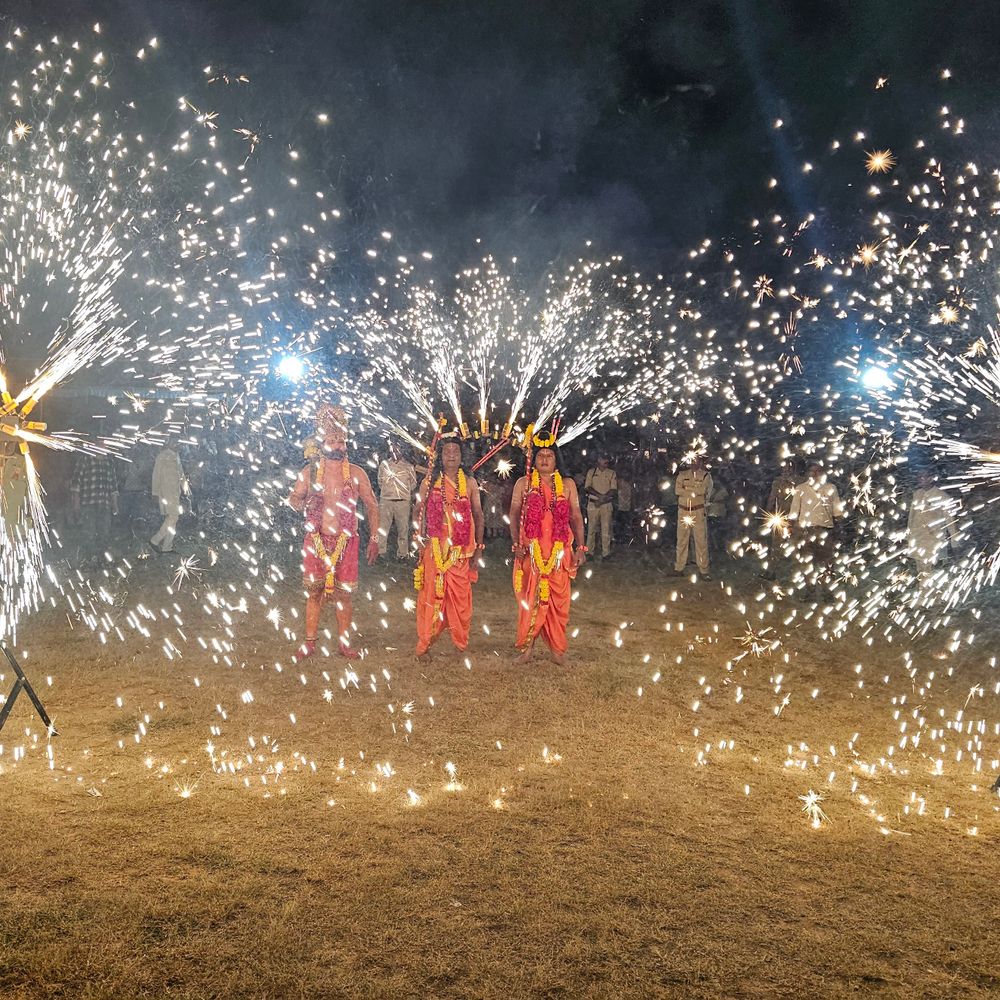 मंदसौर में 75 फीट के रावण का दहन:कुंभकर्ण-मेघनाद के पुतले भी 1 मिनट में हुए राख