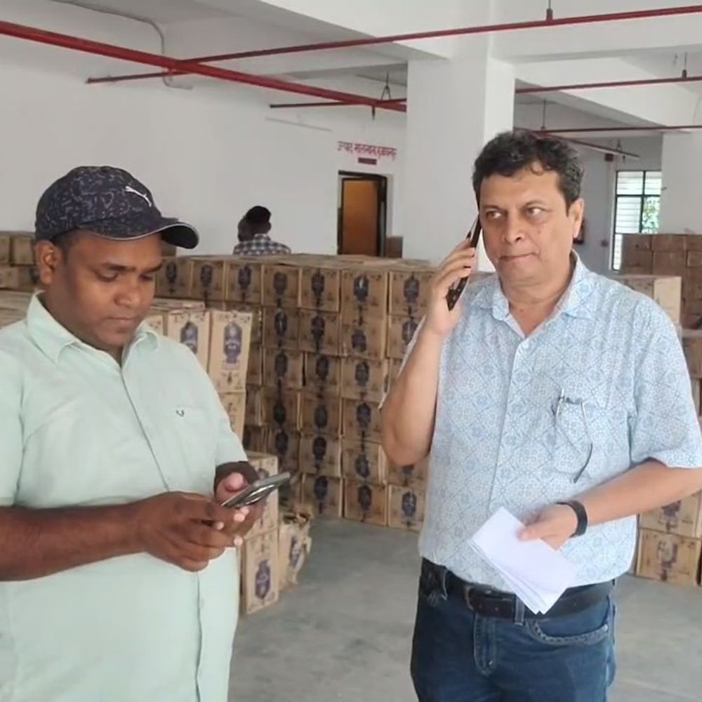 मुजफ्फरपुर में 1 करोड़ का शराब गोदाम से जब्त:तुर्की थाना क्षेत्र में विदेशी शराब का बड़ा जखीरा बरामद; पांच गिरफ्तार, पूछताछ जारी