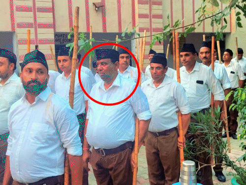 JJP के पूर्व नेता RSS के गणवेश बने:अनूप धानक-मीनू बेनीवाल चुनावों के बीच BJP में आए थे; नैना चौटाला काला नाग कह चुकीं