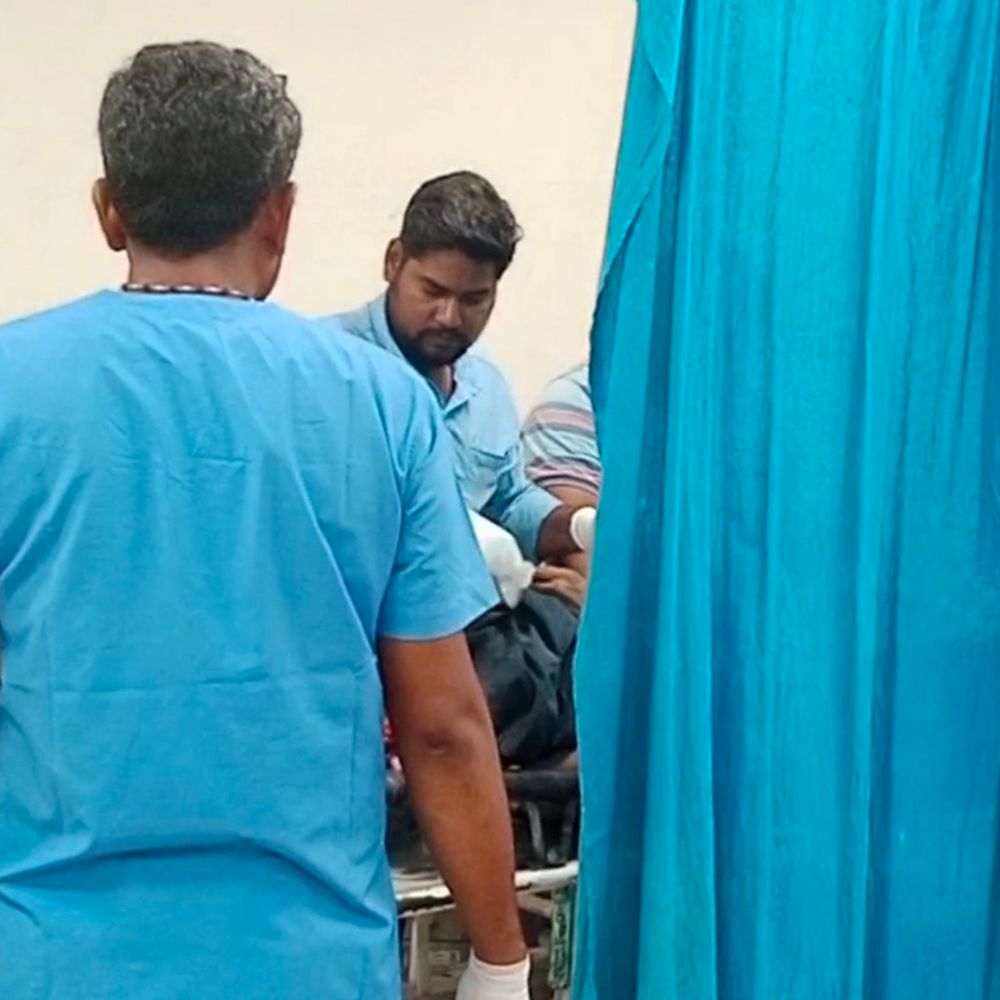 खेत में कीटनाशक छिड़काव से किसान की मौत:चूरू में तबीयत बिगड़ी, डॉक्टरों ने मृत घोषित किया; मोर्चरी में रखवाया शव