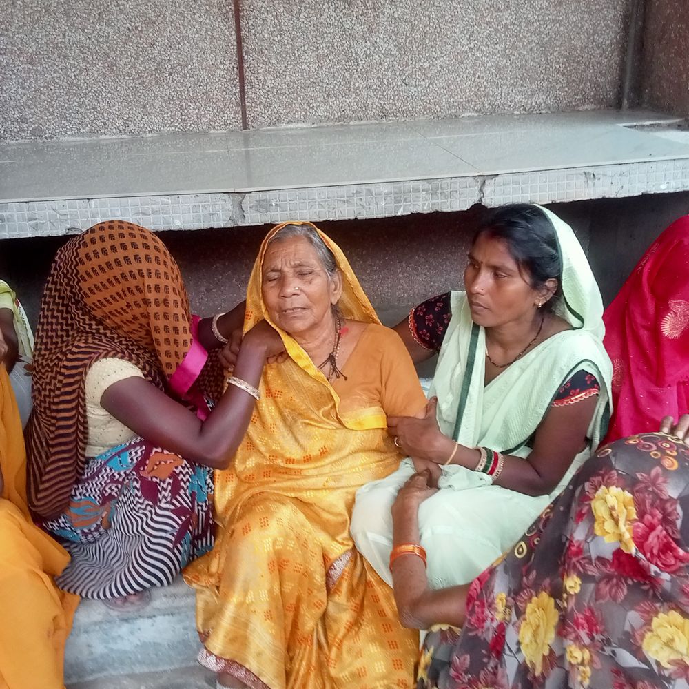 अज्ञात वाहन की टक्कर से बाइक सवार की मौत:सुबह चाय पीने जा रहे व्यक्ति की गई जान, पुलिस जांच में जुटी