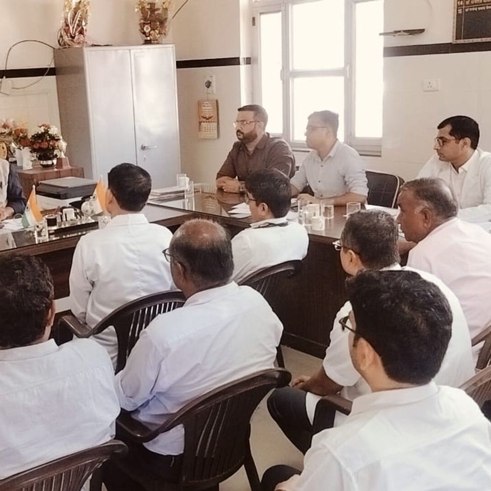 जिला कलेक्टर ने मरीजों से जाने सुविधाओं के हाल:अस्पताल व्यवस्था सुधार, पार्किंग व सुरक्षा पर लिए अहम निर्णय
