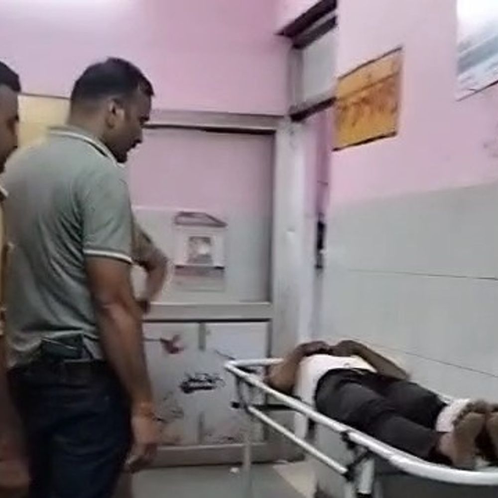 पुलिस की बदमाश से मुठभेड़, लूट का आरोपी घायल:उन्नाव में पैर में लगी गोली, तमंचा-नकदी बरामद