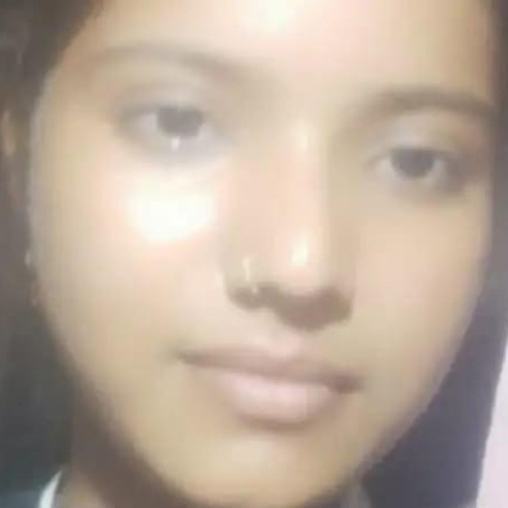 संभल में सड़क हादसे में किशोरी की मौत:अमरोहा लौटते समय अज्ञात वाहन ने बाइक को मारी टक्कर, पिता घायल