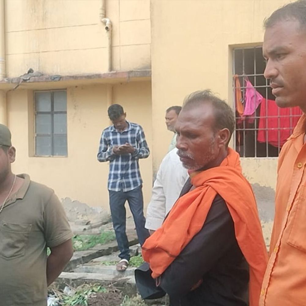 पलामू में लापता युवक का शव गड्ढे में मिला:  दुर्गा विसर्जन जुलूस में गया था दो दिन पहले, परिजनों ने हत्या का आरोप लगाया – Palamu News