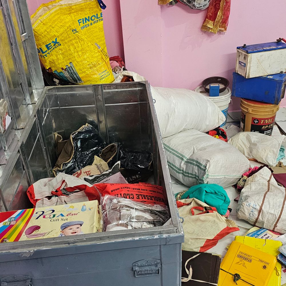 कोडरमा में बंद मकान को चोरो ने बनाया निशाना:  हजारों रुपए के जेवरात और नकद ले उड़े, दुर्गापूजा मनाने गांव गया था परिवार – koderma News