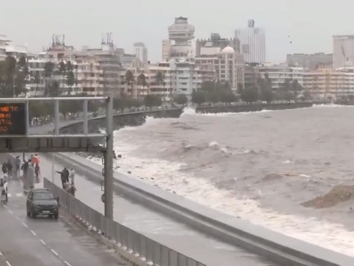 मानसून के बाद अरब सागर में पहला चक्रवात शक्ति:आज गुजरात और महाराष्ट्र में तेज बारिश अलर्ट, 100kmph की रफ्तार से हवा चलेगी