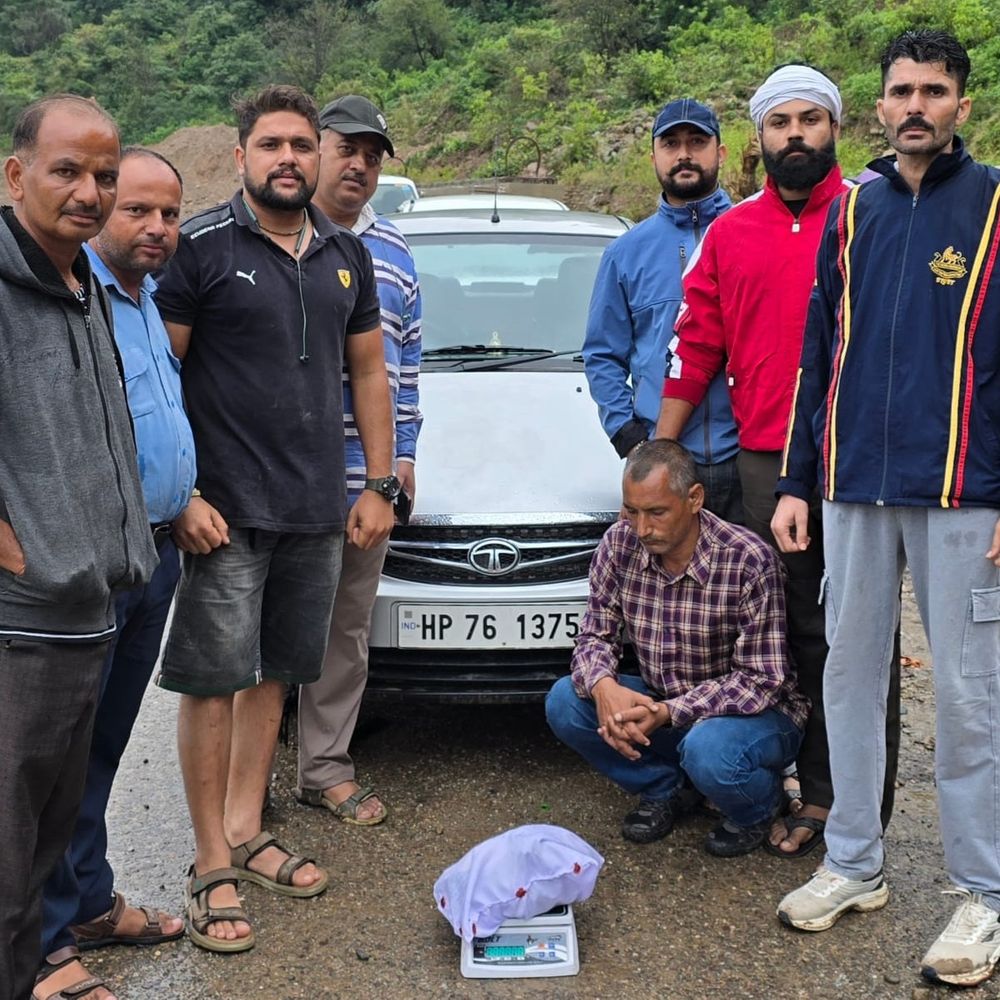 ज्वाली में कार से 2.5 किलो चरस बरामद:  टाटा इंडगो कार से ले जा रहा था आरोपी, पुलिस ने किया गिरफ्तार – Dharamshala News