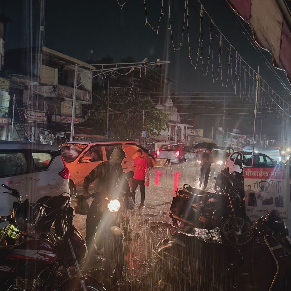 नर्मदापुरम में जाने से पहले बरसा पानी:रात को 5 घंटे बारिश की वजह से तवा डैम के खोले गेट