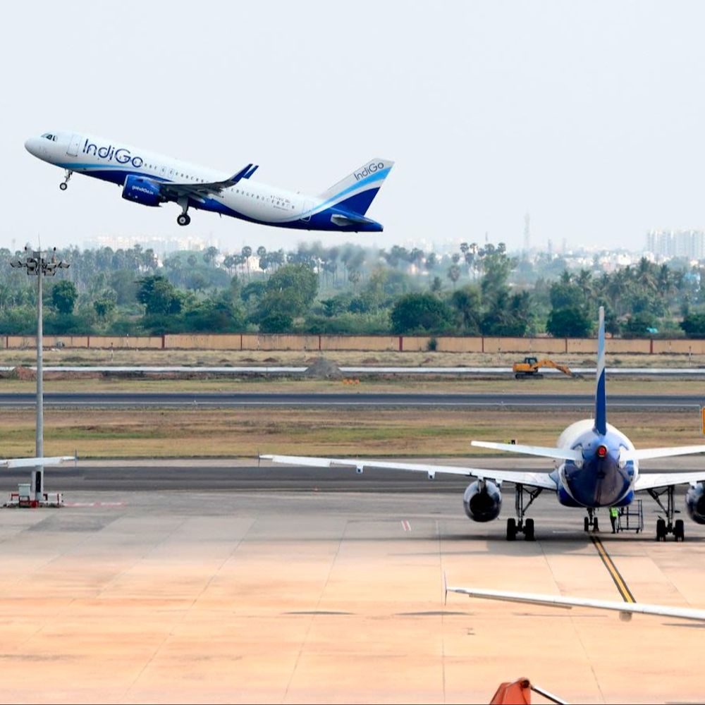 दीपावली-छठ पर हवाई किराया बढ़ाने वालों पर सख्ती होगी:1700 एक्स्ट्रा फ्लाइट्स होंगी, इनमें सबसे ज्यादा इंडिगो की 730 उड़ानें
