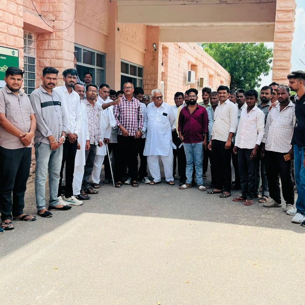 मेघवाल समाज ने की विनोद जाखड़ की रिहाई की मांग:फलोदी में कलेक्टर को सौंपा ज्ञापन, प्रदेश स्तरीय आंदोलन की चेतावनी दी