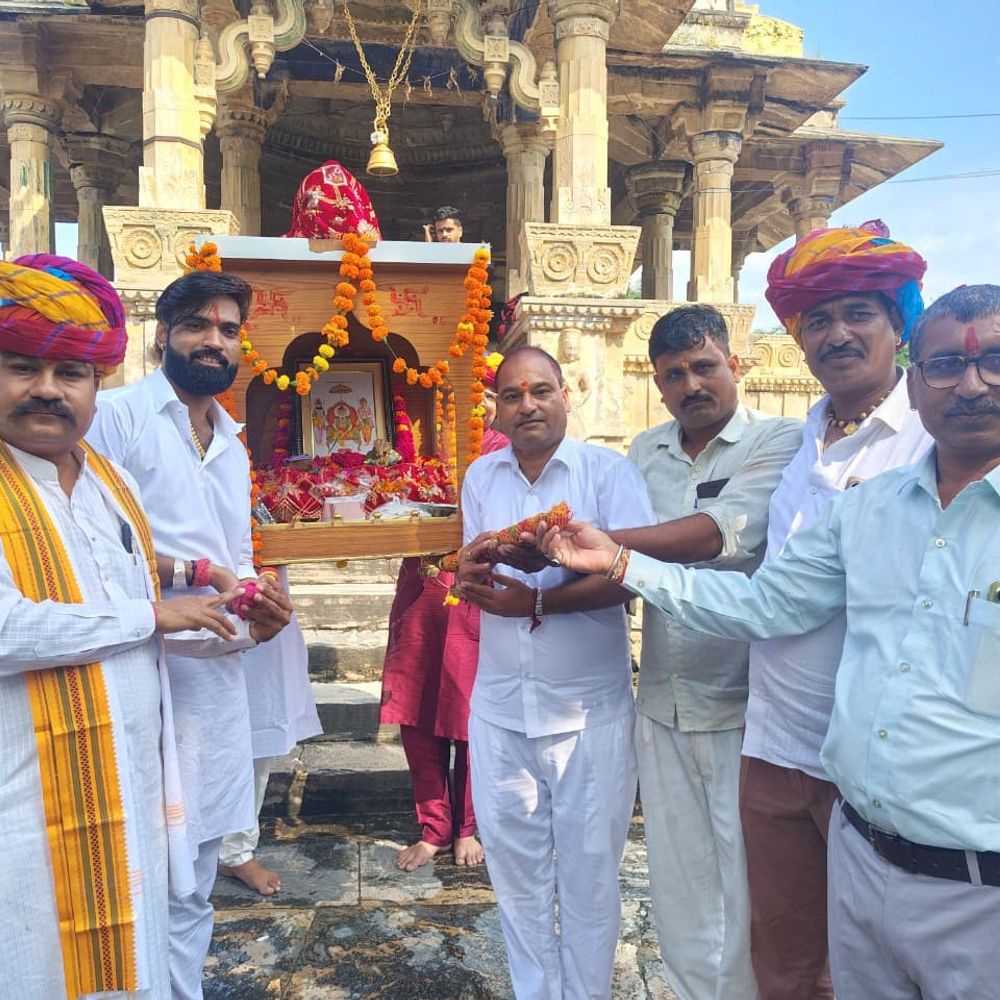 अजमेढ़ महाराज की जयंती पर निकाली भव्य शोभायात्रा:मेढ़ क्षत्रिय स्वर्णकार समाज ने मनाया शरद पूर्णिमा उत्सव, घोड़ी की बोली लगाई