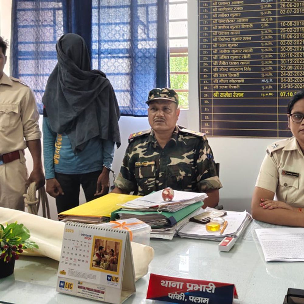 पलामू में बेटे की हत्या करने वाला पिता गिरफ्तार:  पत्नी से अनबन पर कुल्हाड़ी से बेटे का गला काटा, करमाई घाटी के जंगल से पकड़ा गया – Palamu News