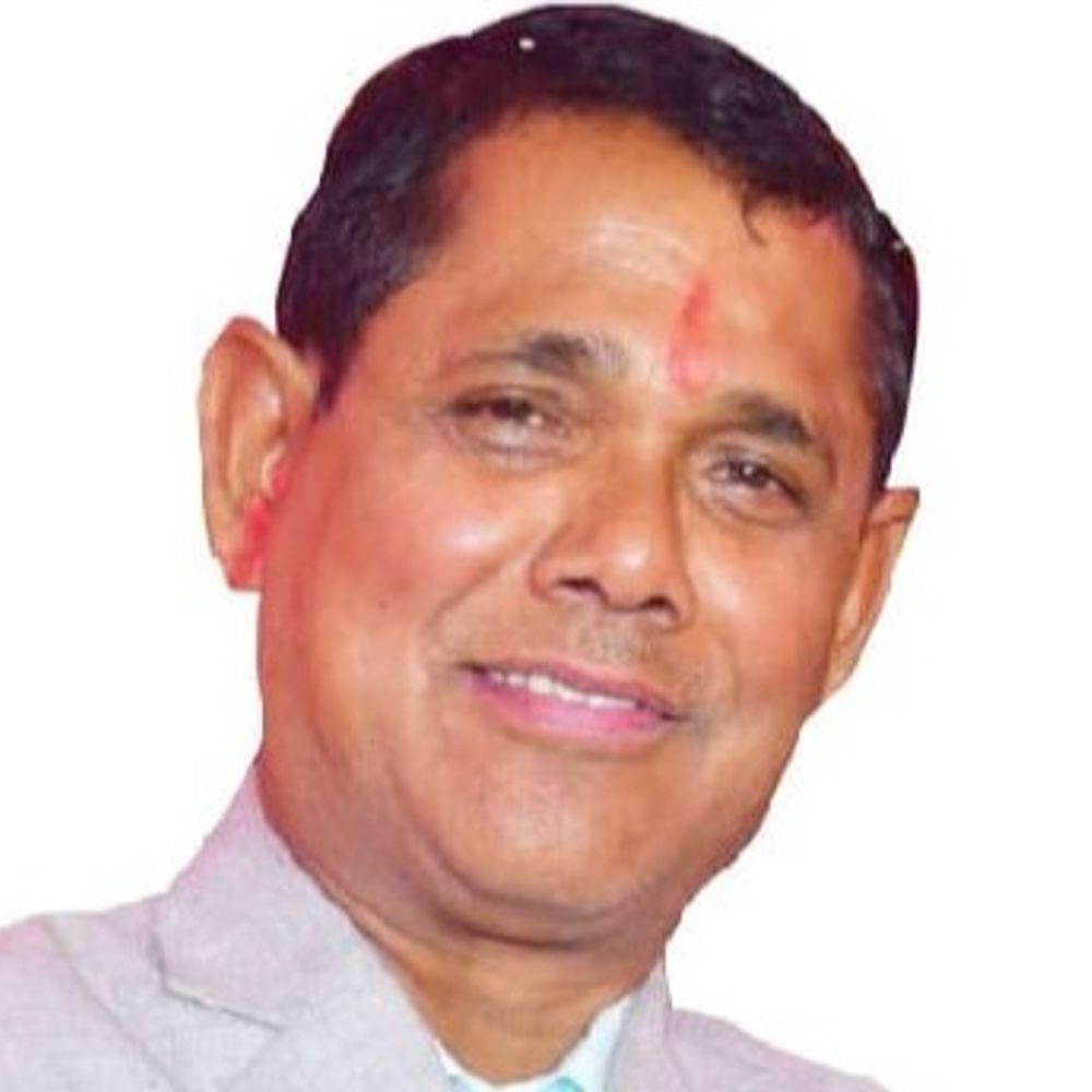 जन सुराज के संभावित प्रत्याशी पर फायरिंग:स्कॉर्पियों से घर लौट रहे थे, बाइक सवार बदमाशों ने तीन गोलियां चलाई; एक कार में लगी