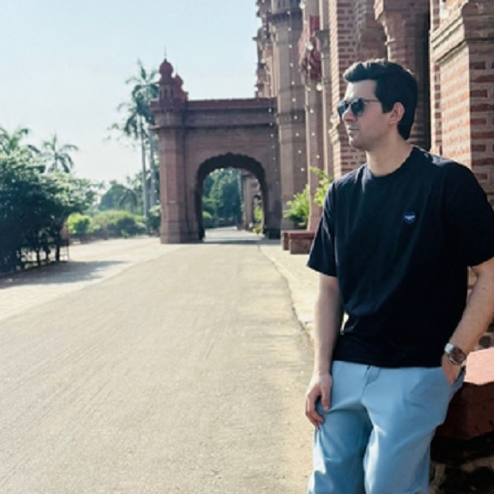 अमृतसर में फिल्म ‘1947 लाहौर’ की शूटिंग शरू:करण देओल ने खालसा कॉलेज की तस्वीर सांझा की; राजकुमार संतोषी कर रहे निर्देशन