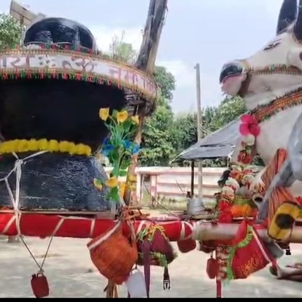 500 कांवरियों संग देवघर पहुंचा 54 फीट लंबा कांवड़:  बाबा बैद्यनाथ धाम में बना आकर्षण का केंद्र, मधेपुरा से आया कांवरियों का जत्था – Deoghar News