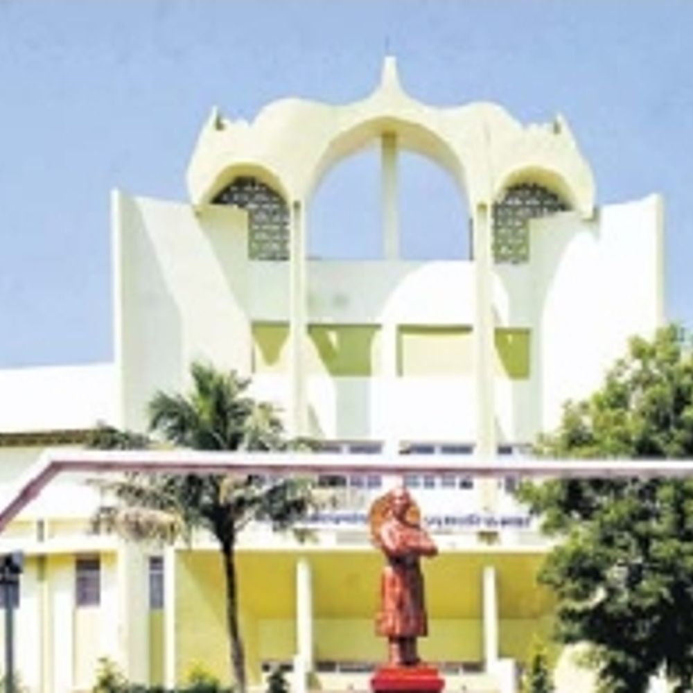 यूजी में छात्र घटे तो फिर दिया पंजीयन का मौका पर आखिरी तारीख से दो दिन पहले ही बंद किया