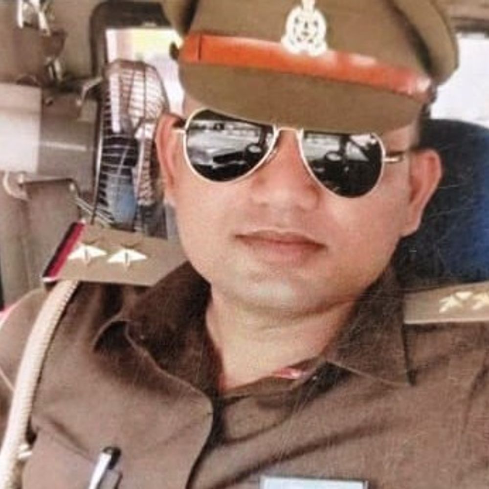 कुशीनगर चौकी इंचार्ज लाइन हाजिर:कार सवारों को अपशब्द कहने पर एसपी ने की कार्रवाई