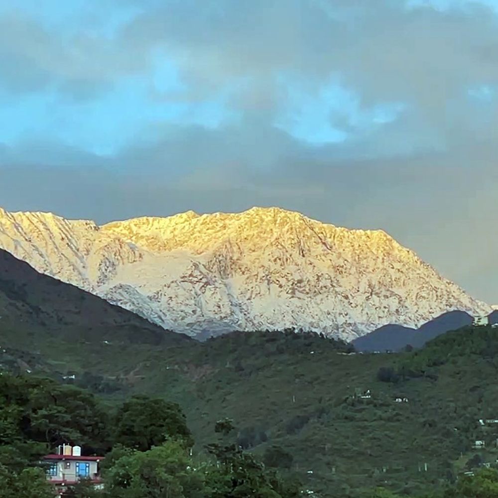जम्मू-कश्मीर में बर्फबारी के बाद 25 लोगों का रेस्क्यू:हिमाचल प्रदेश के लाहौल-स्पीति में तापमान -0.5°C पहुंचा; बिहार के 5 जिलों में बाढ़ जैसे हालात