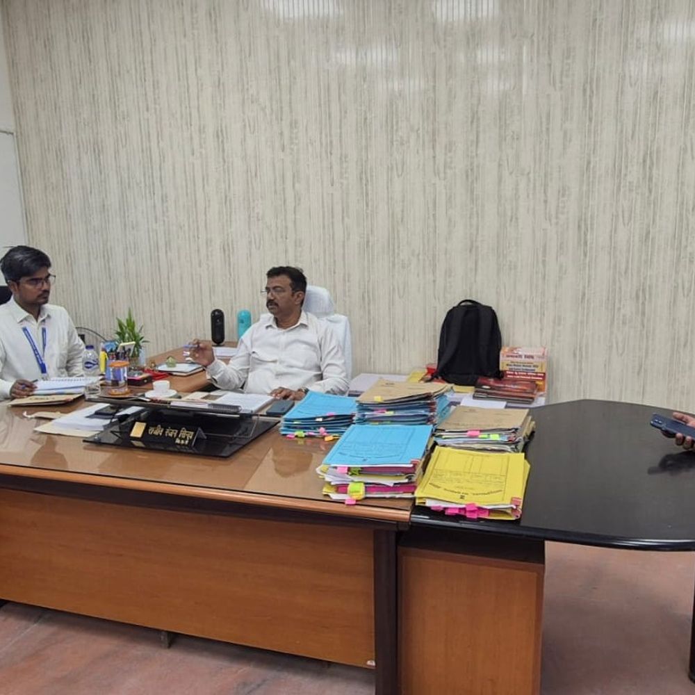 अस्वस्थ निर्वाचन कर्मियों को स्वास्थ्य जांच के बाद मिलेगी छुट्टी:14 से 16 अक्टूबर तक होगी जांच, जिला पदाधिकारी ने दिए निर्देश