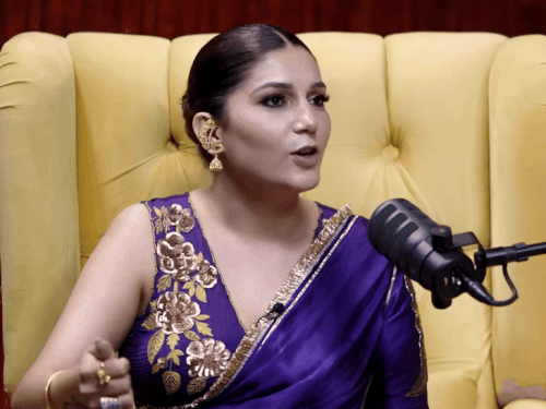 सपना चौधरी बोलीं- मेरे ऊपर 35 केस:गिरवी घर के लिए डांसर बनी; हरियाणवी एक्ट्रेस अंजलि राघव के विरोध को बेतुका बताया