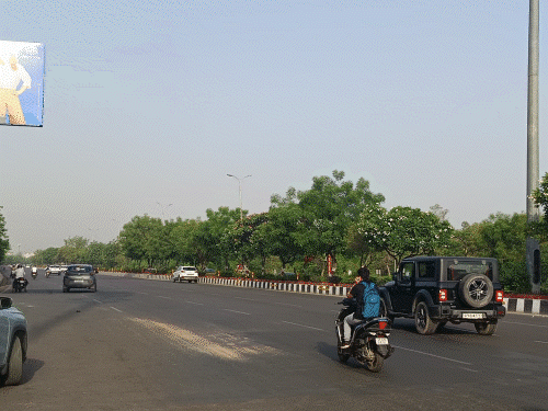 लखनऊ में सुबह से निकली तेज चटक धूप:दिन में हल्की बूंदाबांदी के आसार, अक्टूबर में सामान्य से अधिक हुई बरसात