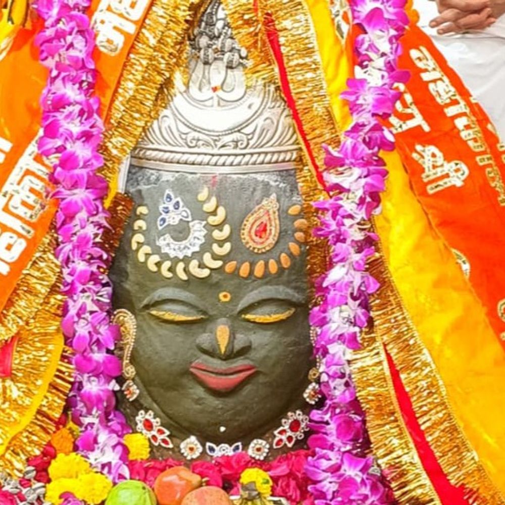 गुरुवार भस्म आरती दर्शन:भगवान महाकाल का भांग, ड्रायफ्रूट और तिलक से दिव्य श्रृंगार