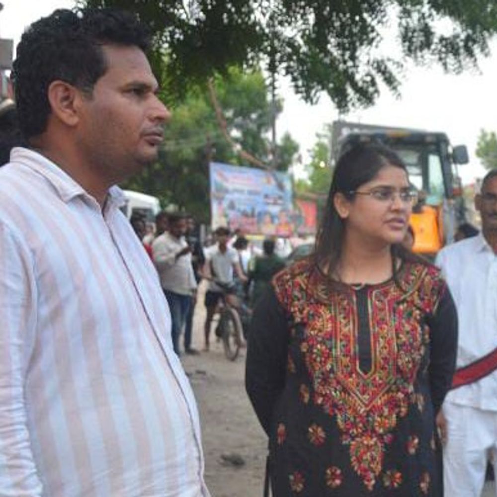 प्रतापगढ़ में 9 BLOs को FIR की चेतावनी:निर्वाचन सामग्री न लेने पर SDM ने दिया आज अंतिम अवसर दिया