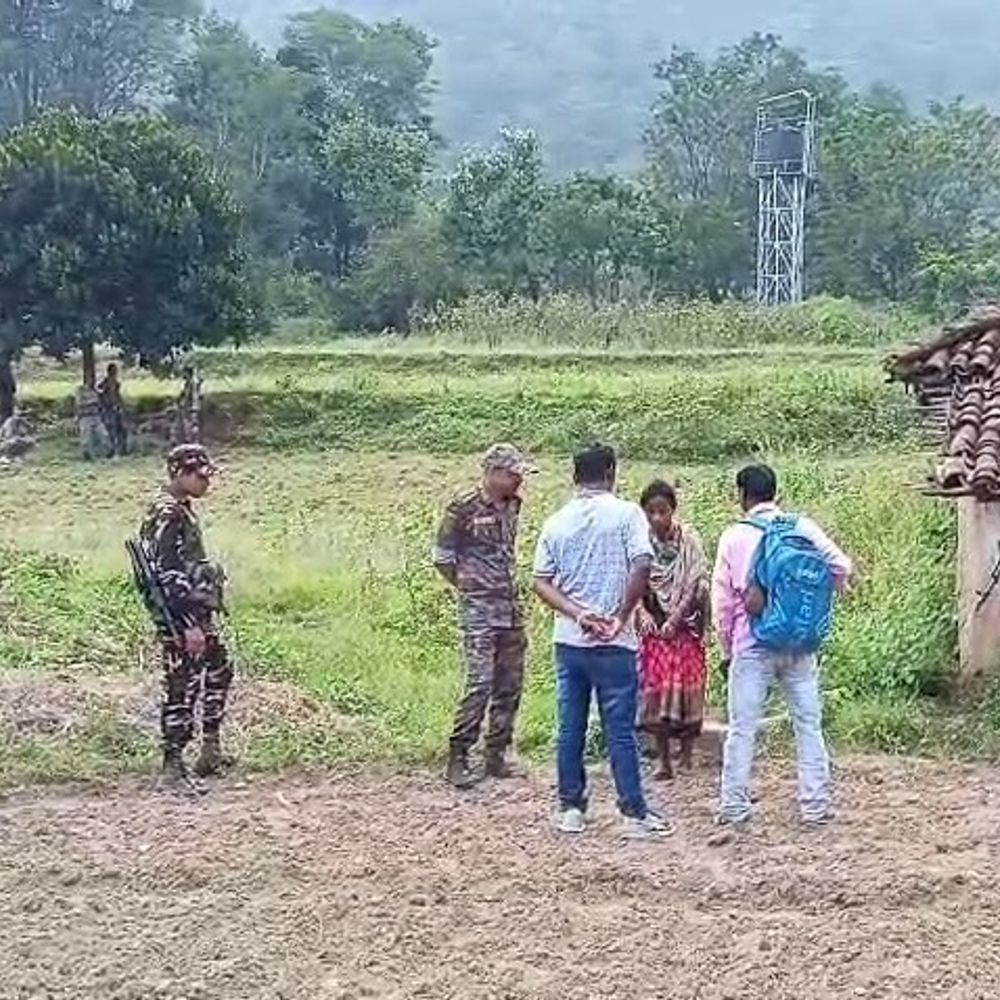 लोहरदगा में एक ही परिवार के तीन सदस्यों की हत्या:  अंधविश्वास में मर्डर की आशंका, दरवाजा बंद रहने से एक महिला की जान बची – Lohardaga News